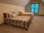 Guest bedroom Suite over Garage with Queen and King Bed